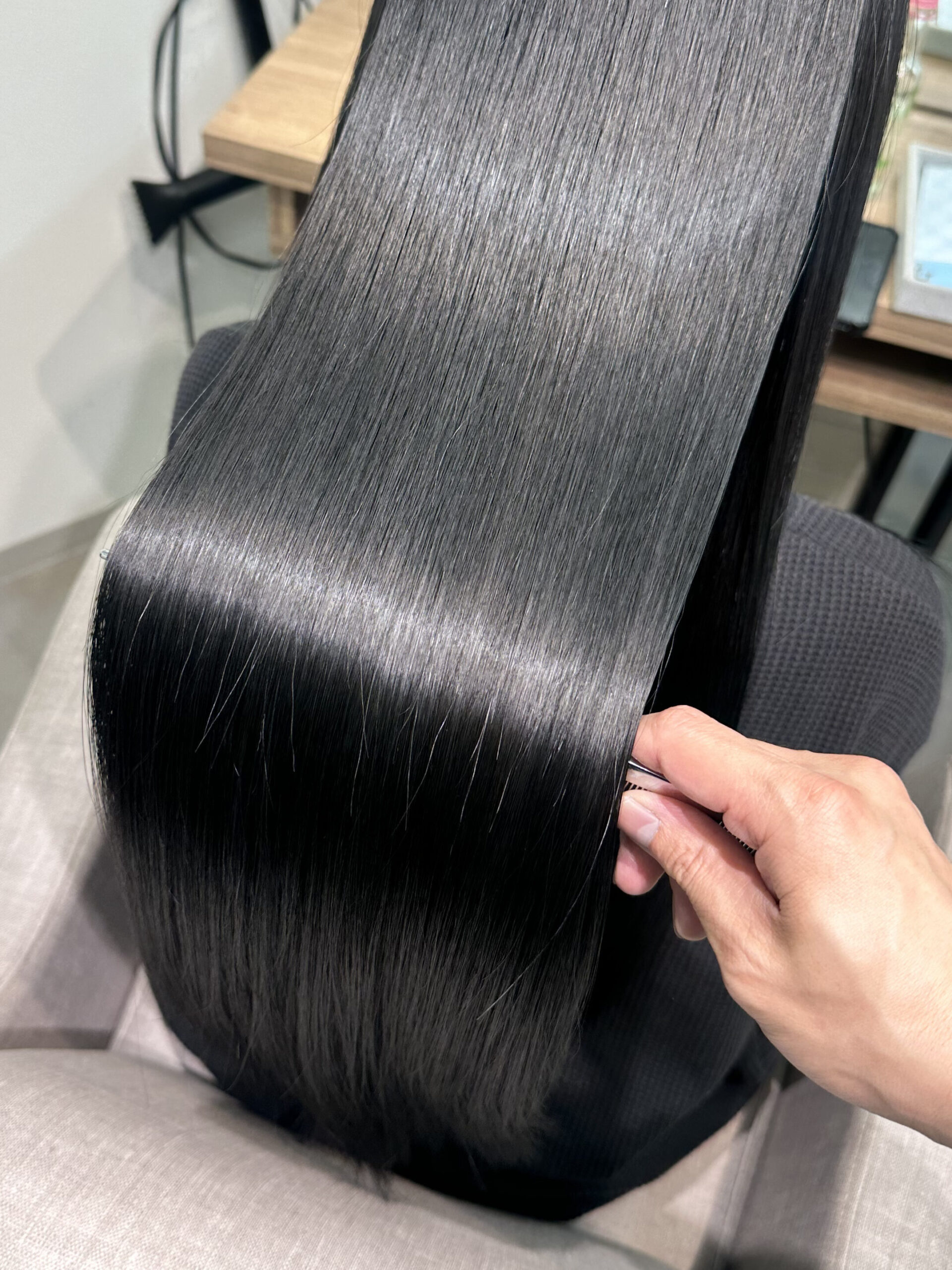 髪の静電気を抑える！ツヤ髪キープの秘訣